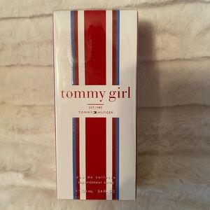 ✨🆕✨Brand New Tommy Hilfiger